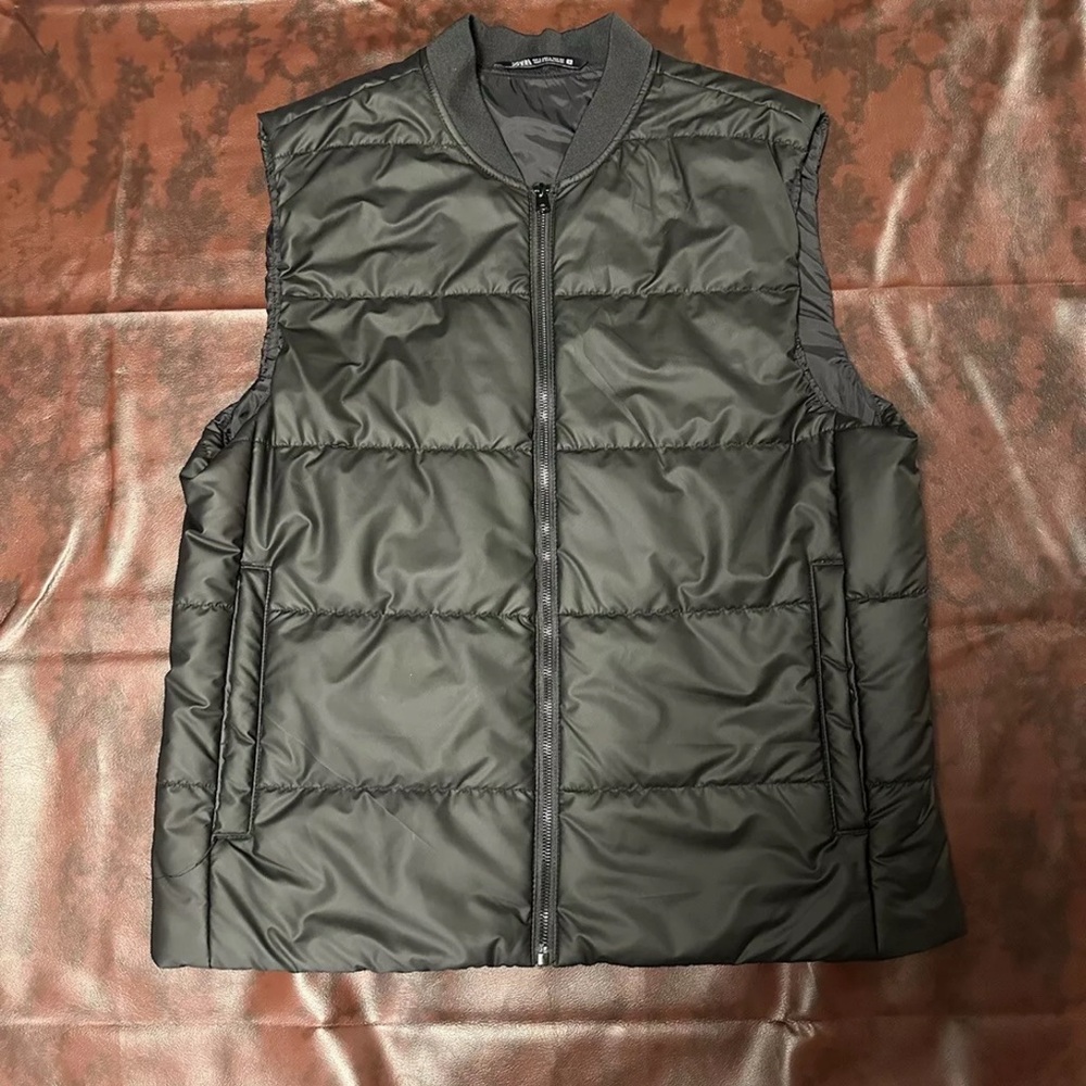 Zara Men’s Puffer Vest - Large